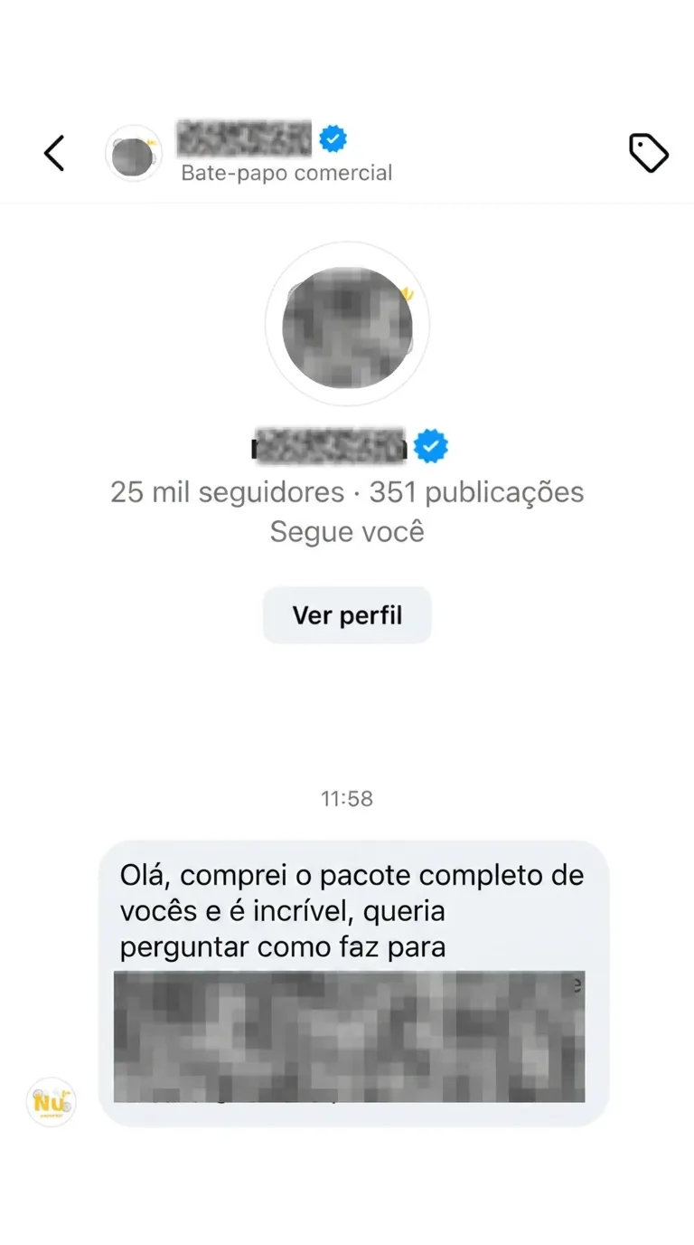 DM de uma conta verificada com 25 mil seguidores: “Comprei o bundle completo de vocês e é sensacional.” (A pergunta está desfocada.)